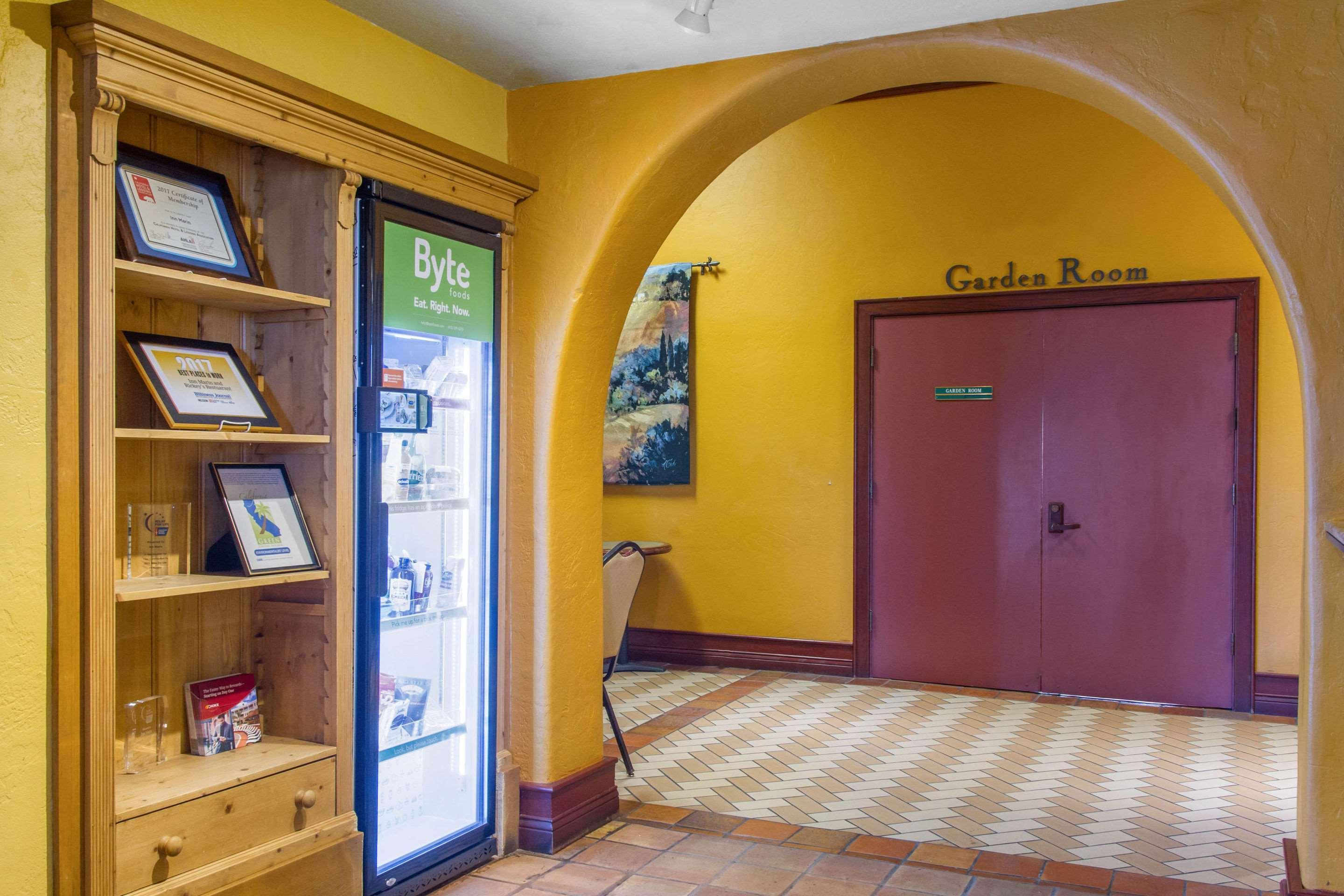 Inn Marin And Suites, Ascend Hotel Collection نوفاتو المظهر الخارجي الصورة